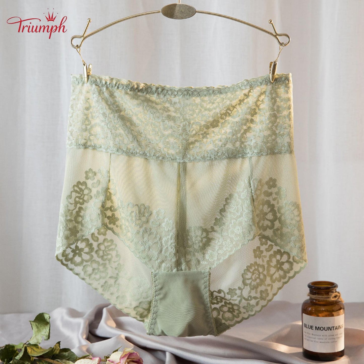 Triumph - Pachet de 4 Chiloți Sexy din Dantelă，Dantela Populara，Calitate înaltă，Transport Gratuit，Potrivit Pentru 40-120KG