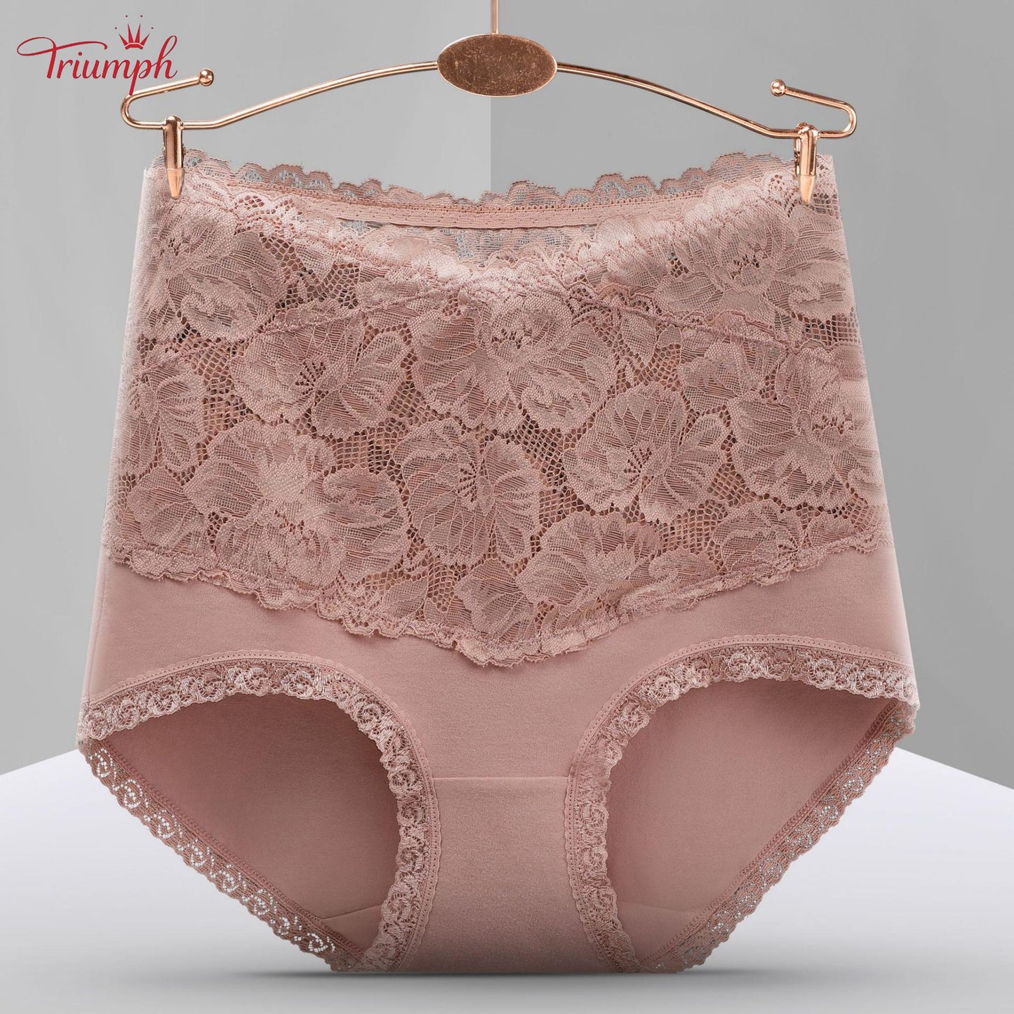 Triumph - Livrare Gratuită , Set de 4 Chiloți Din Dantelă de înaltă Calitate Cu Talie înaltă . Confortabil și Moale